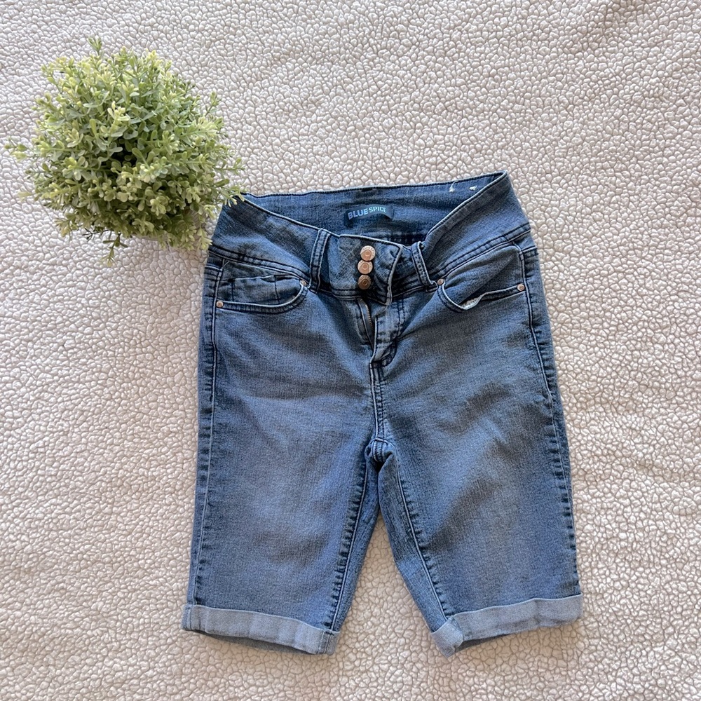 🍓 2 for $13 Blue Spice Jean shorts Mid - High Rise. Size 7